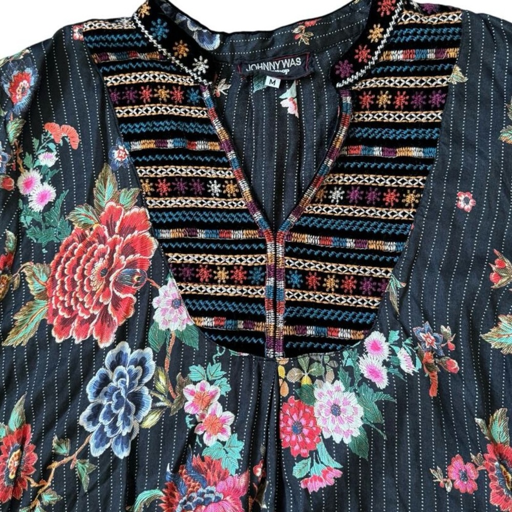 Black and Multicolored Graphic Bell Sleeve Blouse - Picture 2 of 5